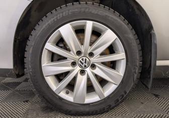 Подержанный автомобиль Volkswagen Passat Wagon 2013 года (12 фото)