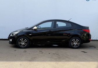 Подержанный автомобиль Hyundai Solaris Sedan 2014 года (8 фото)