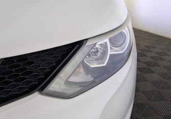 Подержанный автомобиль Nissan Qashqai 2016 года (12 фото)