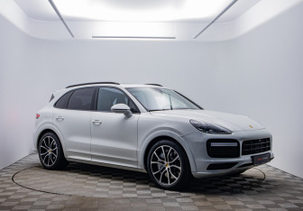 Подержанный автомобиль Porsche Cayenne 2018 года (3 фото)