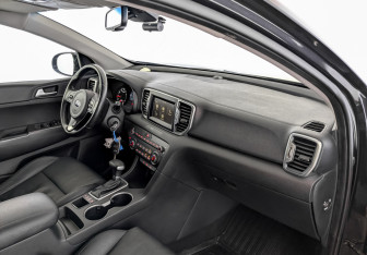 Подержанный автомобиль Kia Sportage 2018 года (11 фото)