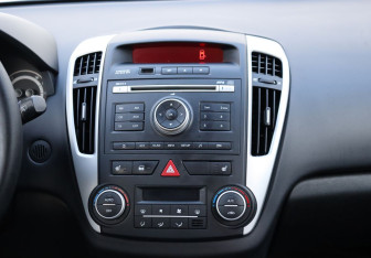 Подержанный автомобиль Kia Ceed Hatchback 2011 года (18 фото)