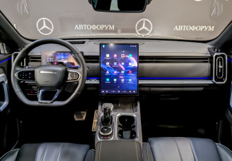 Подержанный автомобиль Jaecoo J7 2024 года (14 фото)
