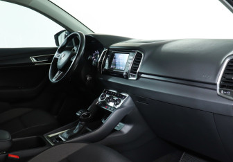 Подержанный автомобиль Skoda Karoq 2020 года (9 фото)