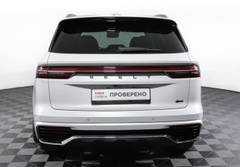 Подержанный автомобиль Geely Monjaro 2024 года (6 фото)