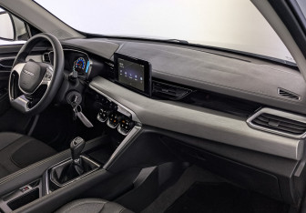 Подержанный автомобиль BAIC X35 2023 года (13 фото)