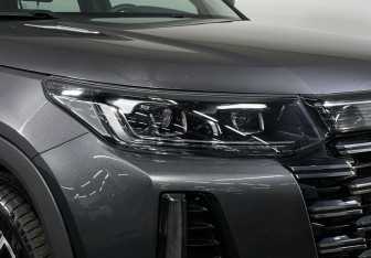 Подержанный автомобиль Changan CS95 2024 года (18 фото)