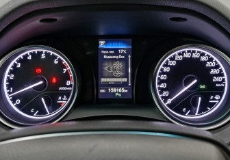 Подержанный автомобиль Toyota Camry Sedan 2019 года (16 фото)