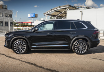 Подержанный автомобиль Geely Monjaro 2025 года (8 фото)