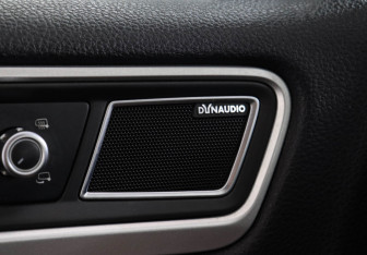 Подержанный автомобиль Volkswagen Touareg 2012 года (14 фото)