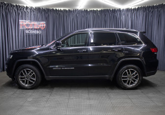 Подержанный автомобиль Jeep Grand Cherokee 2020 года (8 фото)