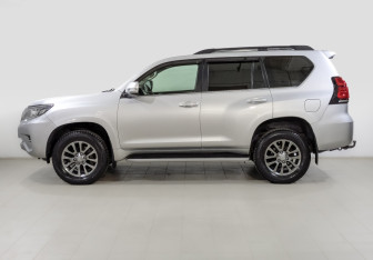 Подержанный автомобиль Toyota Land Cruiser Prado 2018 года (8 фото)