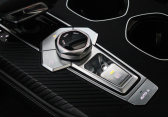 Подержанный автомобиль Changan UNI-K 2023 года (23 фото)