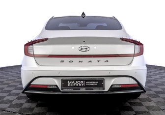 Подержанный автомобиль Hyundai Sonata 2020 года (6 фото)