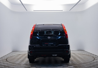 Подержанный автомобиль Nissan X-Trail 2008 года (6 фото)