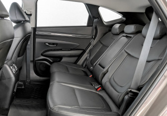 Подержанный автомобиль Hyundai Tucson 2022 года (12 фото)