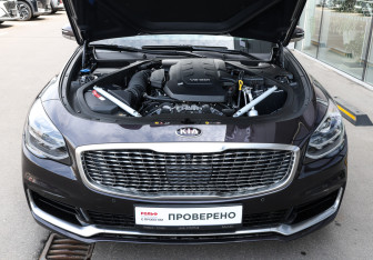 Подержанный автомобиль Kia K900 2019 года (9 фото)