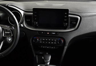 Подержанный автомобиль Kia Ceed Hatchback 2020 года (12 фото)