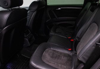 Подержанный автомобиль Audi Q7 2013 года (11 фото)