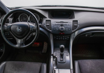 Подержанный автомобиль Honda Accord Sedan 2011 года (13 фото)
