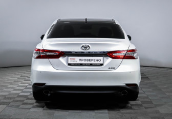 Подержанный автомобиль Toyota Camry Sedan 2022 года (6 фото)