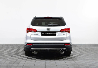 Подержанный автомобиль Hyundai Santa Fe 2012 года (6 фото)