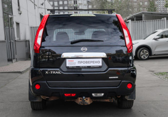 Подержанный автомобиль Nissan X-Trail 2011 года (5 фото)