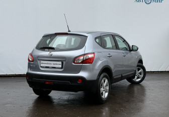 Подержанный автомобиль Nissan Qashqai 2011 года (5 фото)