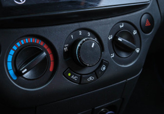 Подержанный автомобиль ЗАЗ Vida Hatchback 2012 года (16 фото)