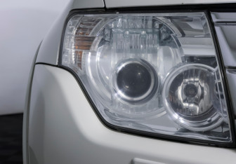 Подержанный автомобиль Mitsubishi Pajero 2015 года (20 фото)