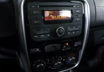 Подержанный автомобиль Renault Duster 2012 года (13 фото)