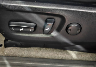 Подержанный автомобиль Toyota Land Cruiser Prado 2013 года (18 фото)