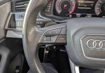 Подержанный автомобиль Audi Q8 2019 года (27 фото)