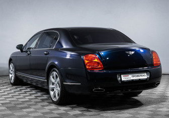Подержанный автомобиль Bentley Continental Flying Spur 2005 года (7 фото)