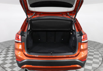 Подержанный автомобиль BMW X1 2020 года (8 фото)
