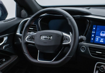 Подержанный автомобиль Geely Tugella 2023 года (15 фото)