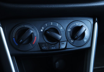 Подержанный автомобиль Suzuki SX4 Hatchback 2014 года (17 фото)