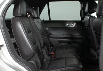 Подержанный автомобиль Ford Explorer 2013 года (13 фото)