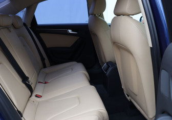 Подержанный автомобиль Audi A4 Sedan 2015 года (18 фото)