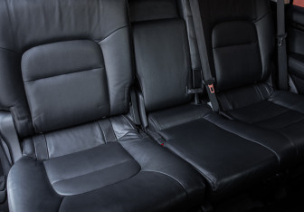 Подержанный автомобиль Toyota Land Cruiser Suv 2015 года (8 фото)