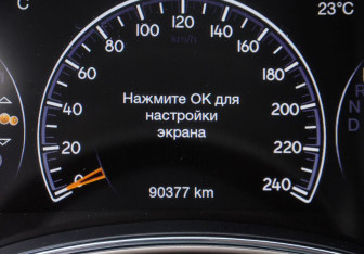 Подержанный автомобиль Jeep Grand Cherokee 2016 года (17 фото)