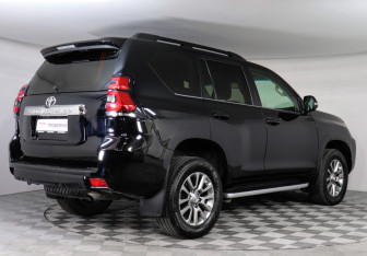Подержанный автомобиль Toyota Land Cruiser Prado 2018 года (4 фото)