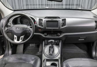 Подержанный автомобиль Kia Sportage 2012 года (13 фото)