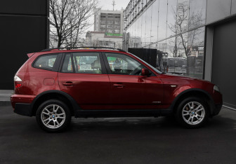 Подержанный автомобиль BMW X3 2008 года (4 фото)