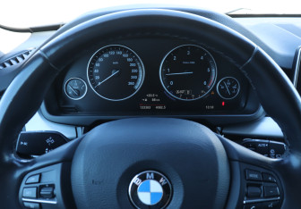 Подержанный автомобиль BMW X5 2017 года (10 фото)