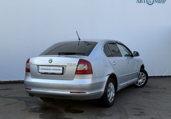 Подержанный автомобиль Skoda Octavia Liftback 2012 года (5 фото)