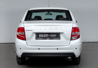 Подержанный автомобиль LADA (ВАЗ) Granta Sedan 2023 года (6 фото)