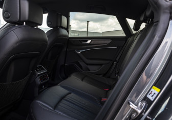 Подержанный автомобиль Audi A7 2018 года (17 фото)