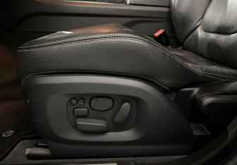 Подержанный автомобиль Jaguar XF Sedan 2014 года (19 фото)