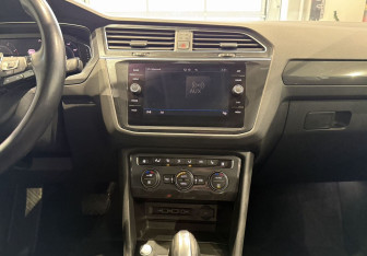 Подержанный автомобиль Volkswagen Tiguan 2019 года (15 фото)